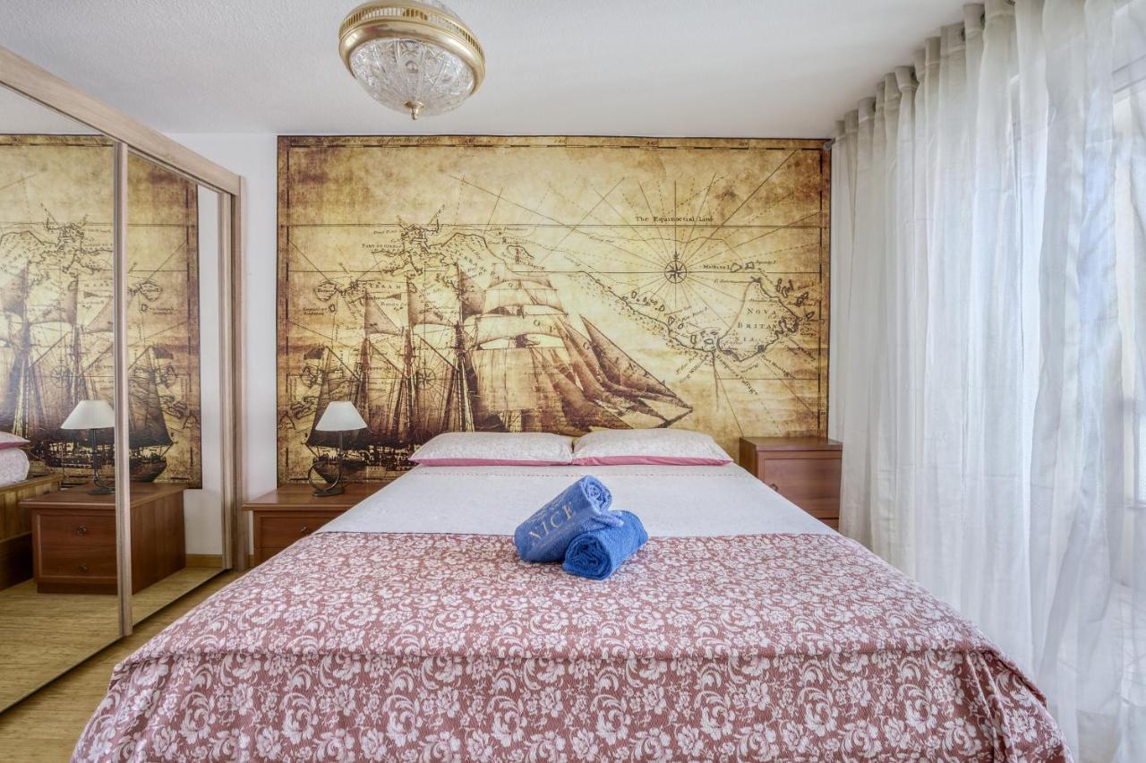 Greeter-appartement Lumineux Avec Vue Sur La *